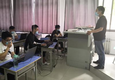 學(xué)業(yè)導(dǎo)師護(hù)航返校生 專業(yè)心理與技術(shù)咨詢助力成長(zhǎng)